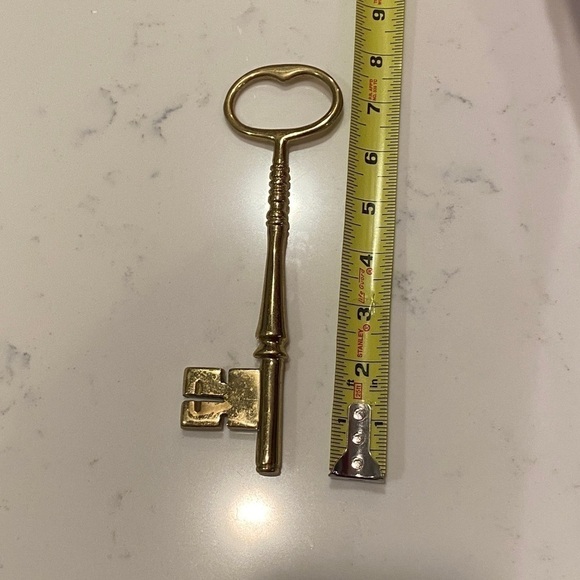 Vtg Colonial Williamsburg Brass Skeleton Key Paperweight Virginia Metalcrafters - Picture 10 of 10